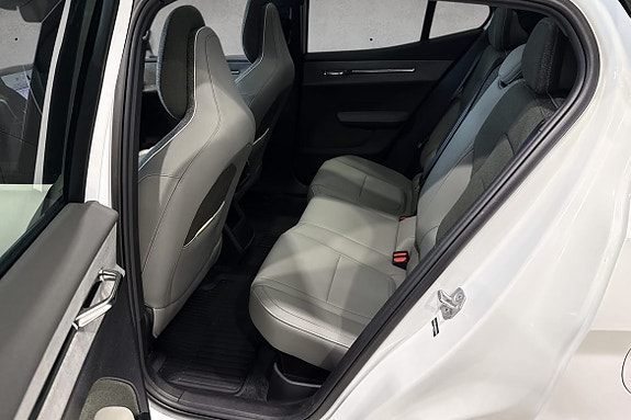 Volvo EX30 16 of 20