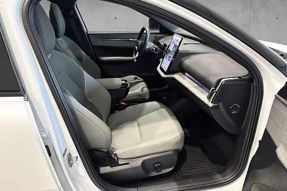 Volvo EX30 18 of 20