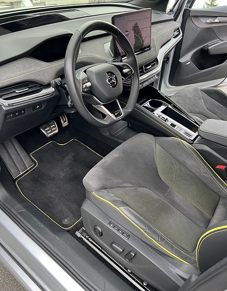 Skoda Enyaq RS 21 of 30