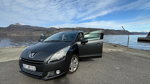 Peugeot 5008 2 of 16