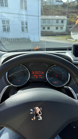 Peugeot 5008 12 of 16