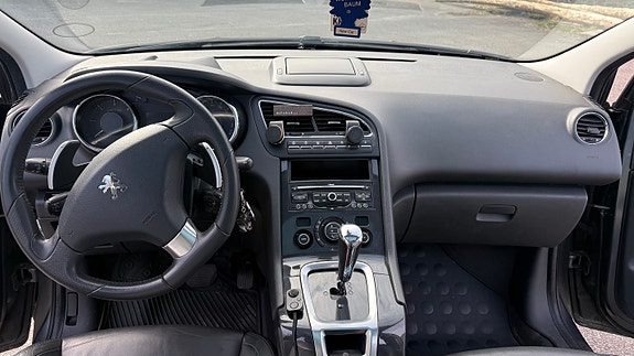 Peugeot 5008 11 of 16