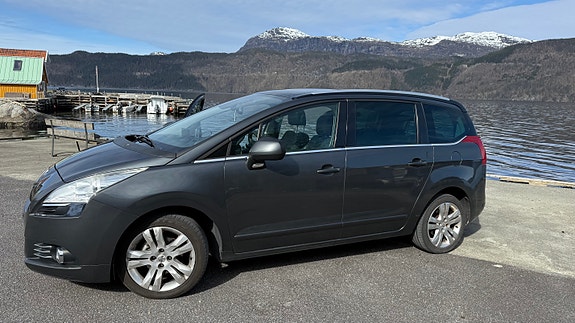 Peugeot 5008 7 of 16