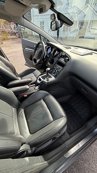 Peugeot 5008 9 of 16