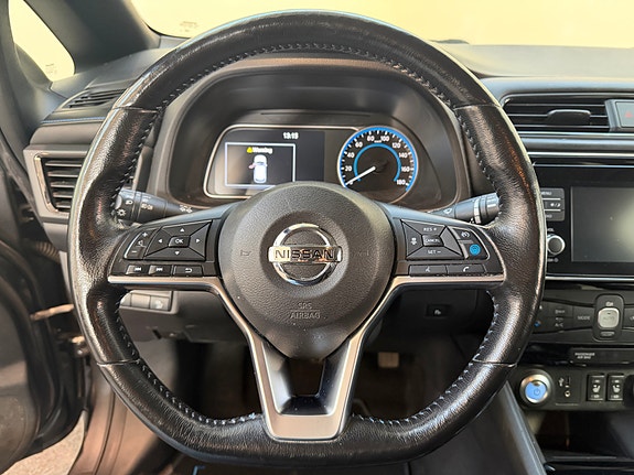 Nissan Leaf 9 of 20