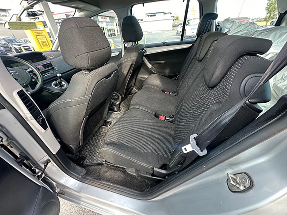 Citroen C4 Picasso 9 of 15