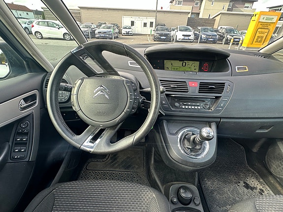 Citroen C4 Picasso 8 of 15