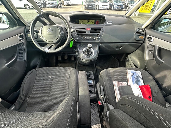 Citroen C4 Picasso 7 of 15