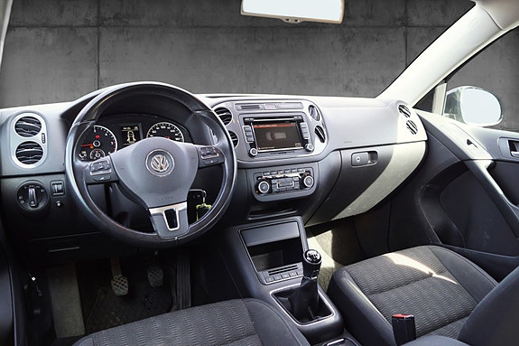 Volkswagen Tiguan 12 of 30