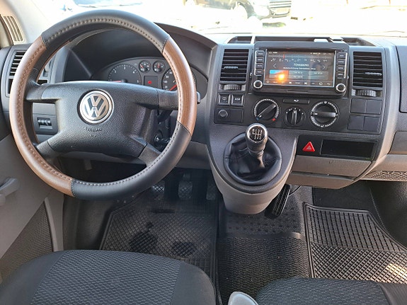 Volkswagen Transporter 17 of 29