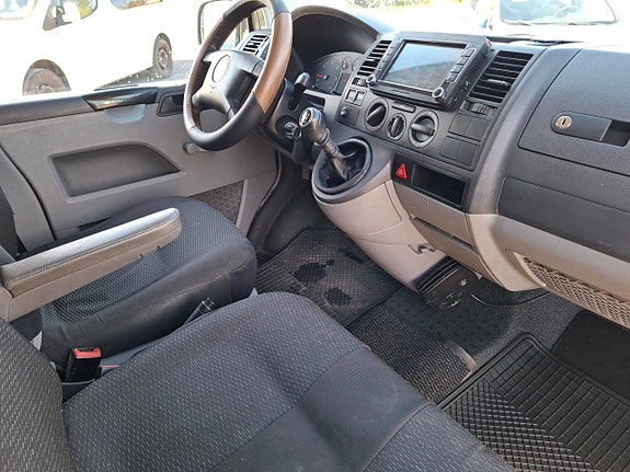 Volkswagen Transporter 18 of 29