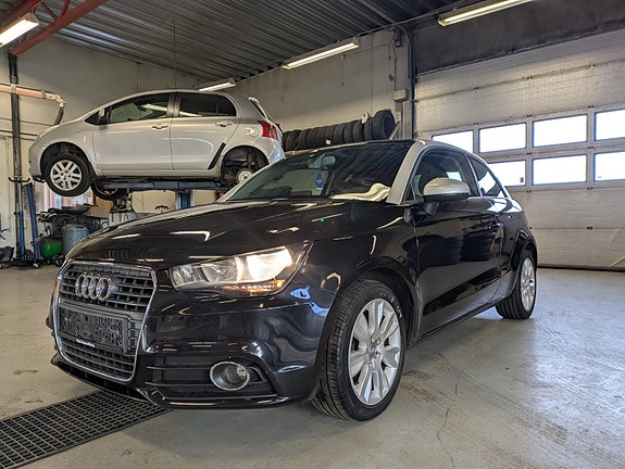 Audi A1 2 of 5