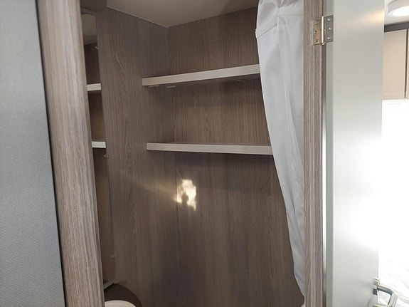 Bürstner Premio Life 430 TS 18 of 26