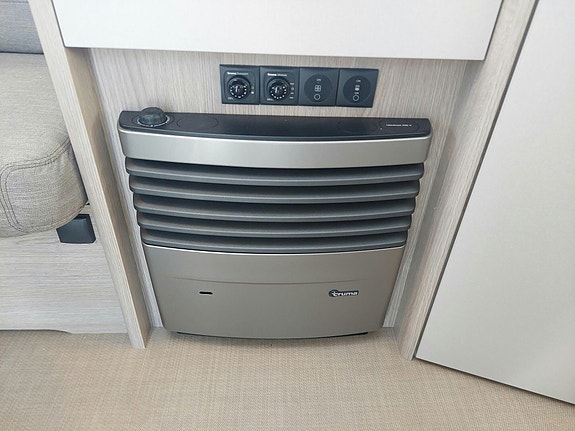 Bürstner Premio Life 430 TS 20 of 26