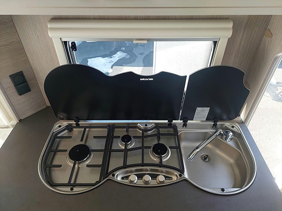 Bürstner Premio Life 430 TS 16 of 26