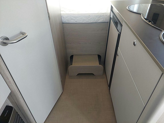 Bürstner Premio Life 430 TS 21 of 26