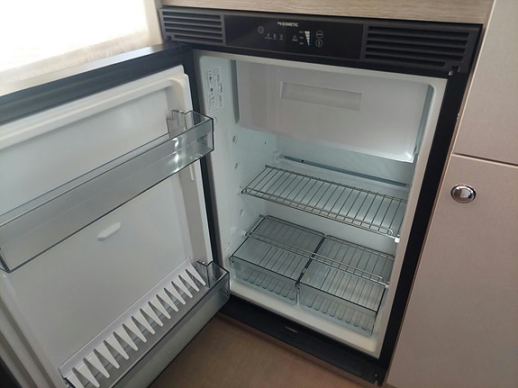 Bürstner Premio Life 430 TS 17 of 26