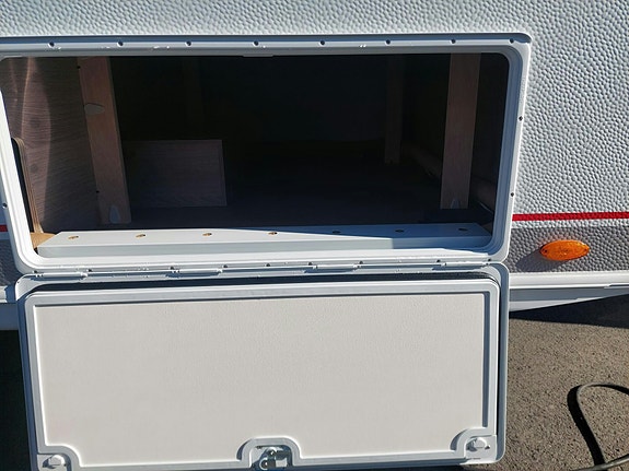 Bürstner Premio Life 430 TS 10 of 26