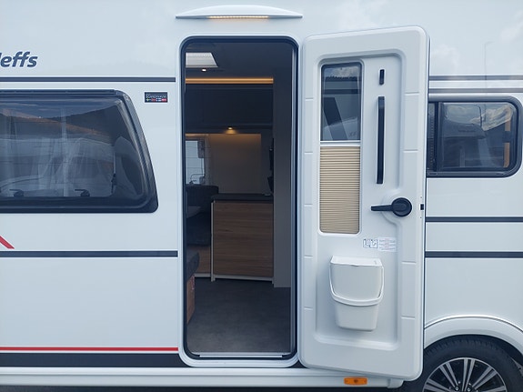 Dethleffs Nomad 530 DR 13 of 30