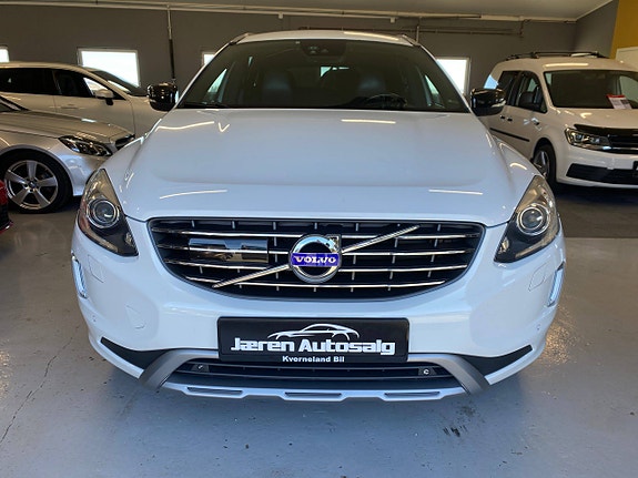 Volvo XC60 2 of 5