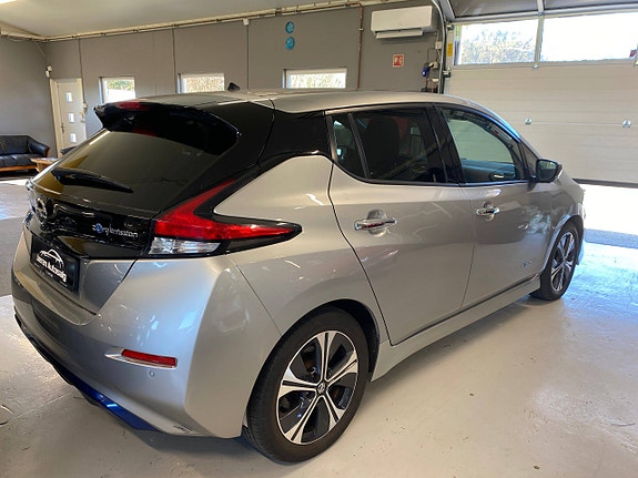 Nissan Leaf 4 of 5