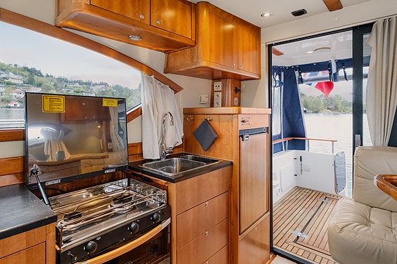 Tresfjord Atlantic 390 Yanmar,fast aksling,3 lugarer, autopilot,baug/hekkthruste 21 of 30