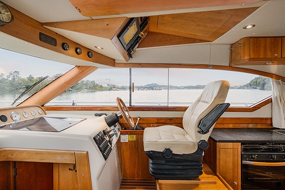 Tresfjord Atlantic 390 Yanmar,fast aksling,3 lugarer, autopilot,baug/hekkthruste 26 of 30