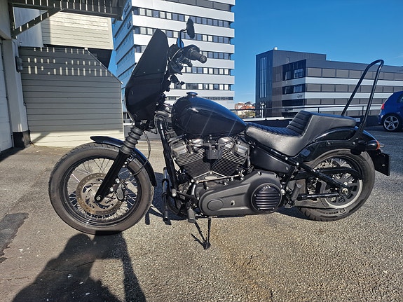 Harley-Davidson FXBB Street Bob 2 of 5