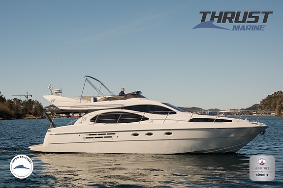 Azimut 46 - 3 kabiner, 2 bad, generator, autopilot, 16" kartplotter, passarelle