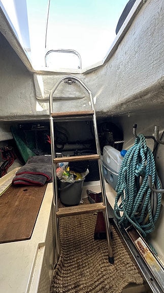 Azimut 46 - 3 kabiner, 2 bad, generator, autopilot, 16" kartplotter, passarelle 22 of 30