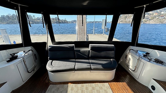 Azimut 46 - 3 kabiner, 2 bad, generator, autopilot, 16" kartplotter, passarelle 25 of 30