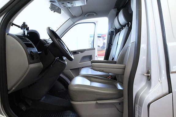 Volkswagen Transporter 12 of 19