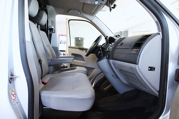 Volkswagen Transporter 13 of 19