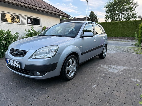 Kia Rio 2 of 5