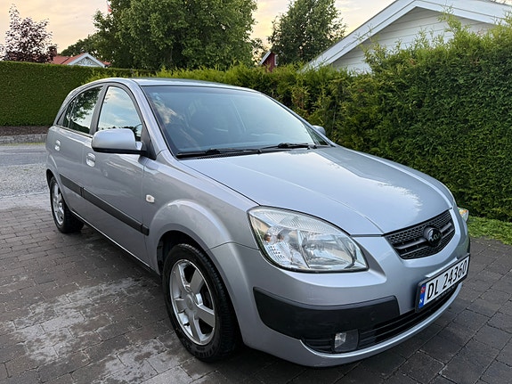 Kia Rio 4 of 5