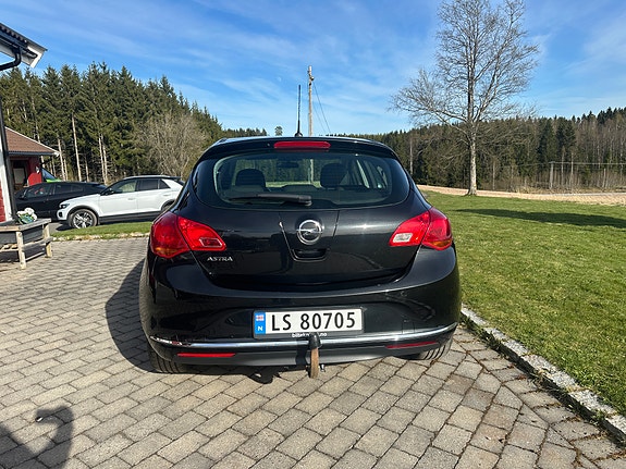 Opel Astra 4 of 5