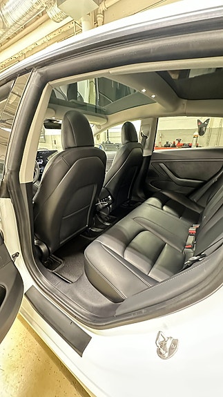 Tesla Model 3 7 of 10