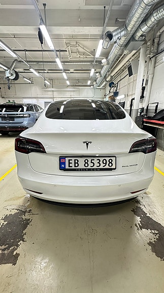 Tesla Model 3 3 of 5
