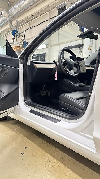 Tesla Model 3 6 of 10