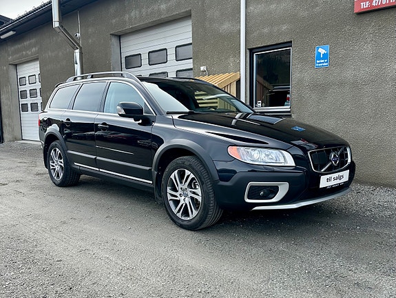 Volvo XC70 2 of 24