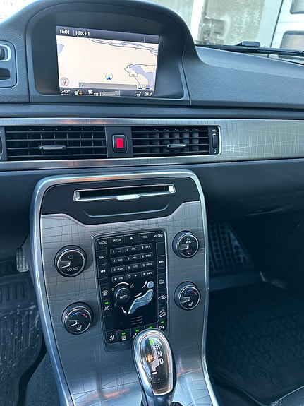 Volvo XC70 17 of 24