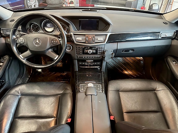 Mercedes-Benz E250 23 of 30