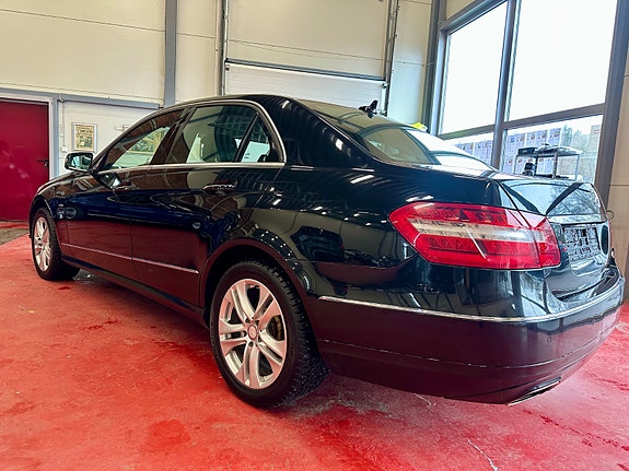 Mercedes-Benz E250 6 of 30
