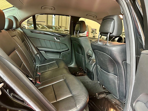 Mercedes-Benz E250 21 of 30