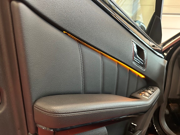 Mercedes-Benz E250 12 of 30
