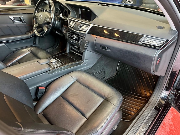 Mercedes-Benz E250 15 of 30