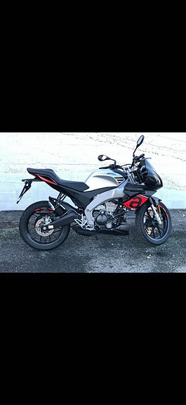Aprilia RS 125 Tuono 2 of 5