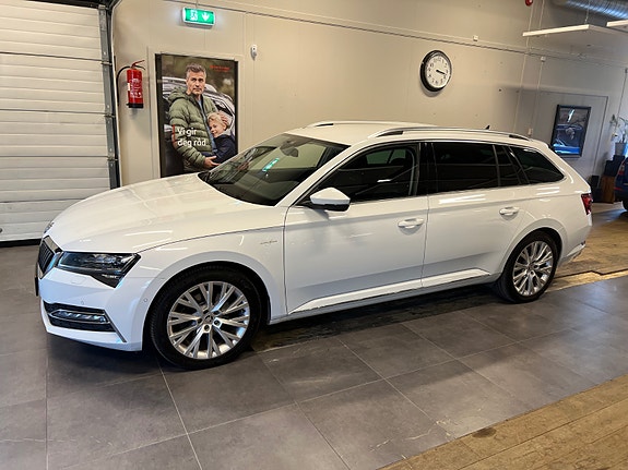 Skoda Superb 4 of 5