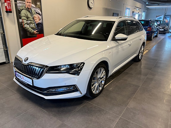 Skoda Superb 2 of 5