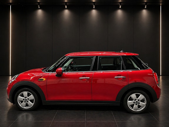 MINI One 3 of 5